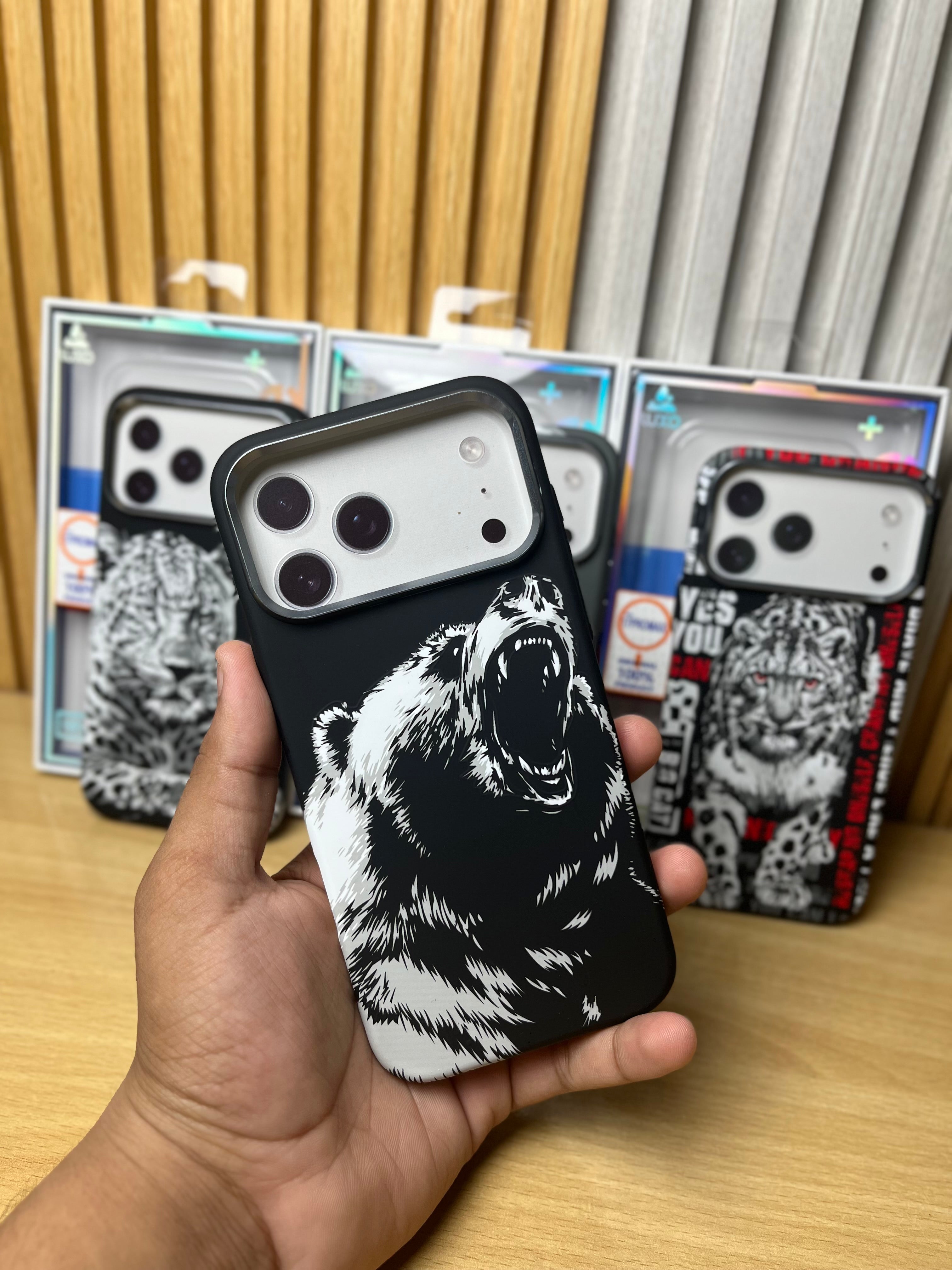 Luxo Pitaka Roaring Bear For iPhone 17 Pro Max